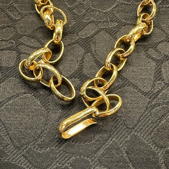 Vintage Chanel extra Large Medallion Gold Plated large Chain necklace - Picture 4 of 5